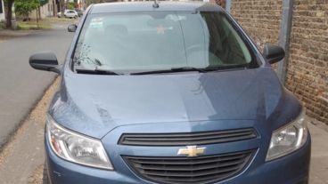 El auto fue abandonado en una cuadra de barrio Triángulo, a casi 2 kilómetros del lugar del ataque.