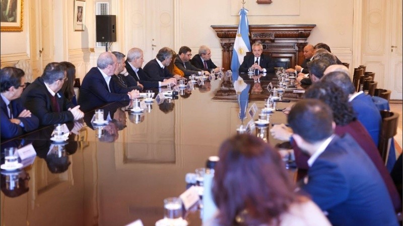 El encuentro ampliado se realiza en Casa Rosada.