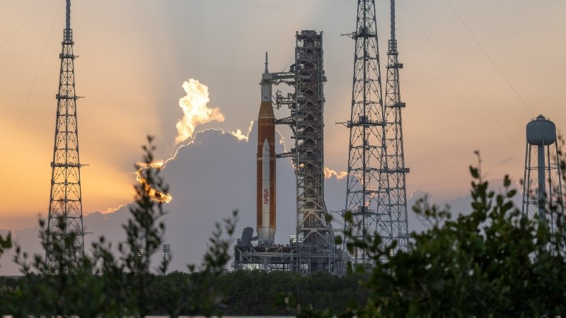 La misión está compuesta por la nave espacial Orion y el cohete del Sistema de Lanzamiento Espacial (SLS, por sus siglas en inglés).