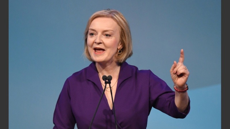 Liz Truss se reunirá con la reina este martes en Escocia. 