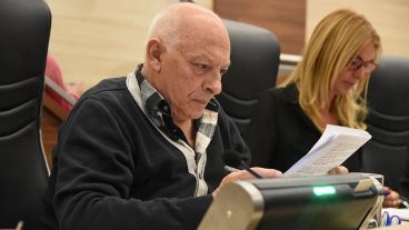 “Instigar, saludar, alentar a una persona que se manifiesta a favor del homicidio, es en principio una violación clara a la ética de su rol"