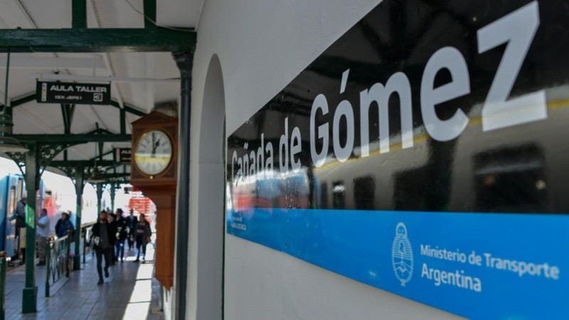 El servicio a Cañada de Gómez cumplió el mes con más de 200 pasajeros por día.