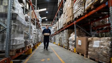 El enorme depósito del Banco de Alimentos Rosario.