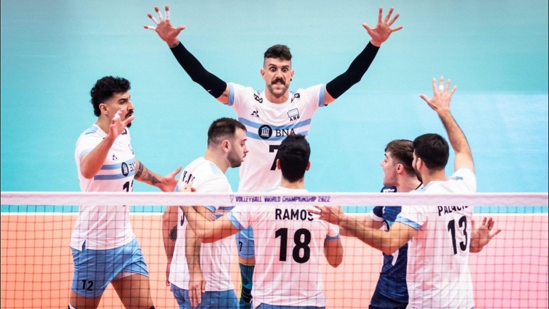 El seleccionado argentino eliminó a Serbia en tres sets y avanzó a cuartos de final en el Mundial de Vóley.