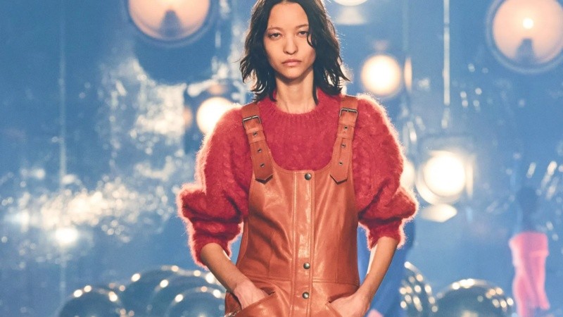 Distintas telas, texturas y colores se conjugan para crear novedosos outfits