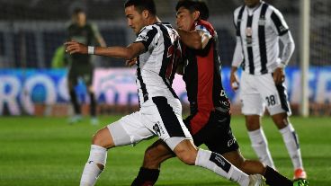 La Lepra sumó una nueva frustración y no pudo acceder a los cuartos de final del torneo.