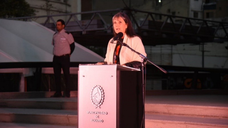 Claudia Piñeiro en la inauguración de la feria rosarina.