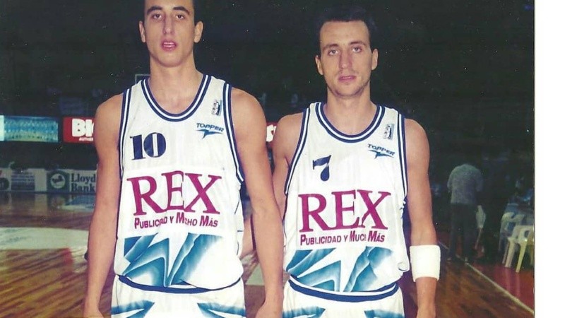 Los hermano Sebastián y Emanuel Ginóbili (@sepoginobili)