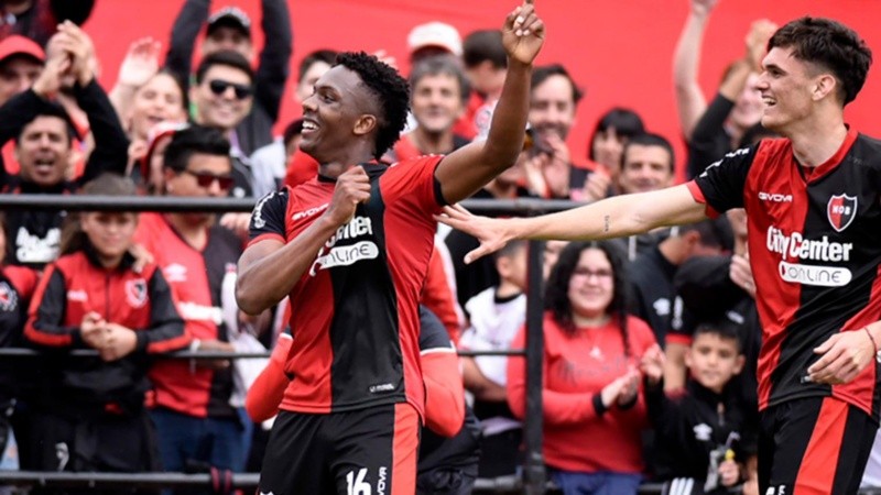 El ecuatoriano Reasco hizo el segundo tanto leproso con un tremendo golazo desde más de 30 metros.