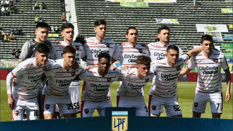 Los once titulares de Newell's que salieron a jugar contra Aldosivi en el estadio José María Minella.