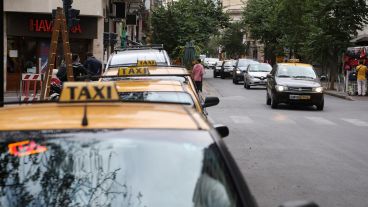 Los taxistas se reunieron con funcionarios de seguridad por un aumento de robos en la ciudad.