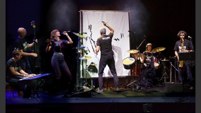 Una combinación musical pictórica vibrante.