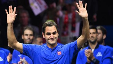 Federer se despidió después de hacer dupla con Nadal, entre lágrimas, un discurso emotivo y una ovación inolvidable.