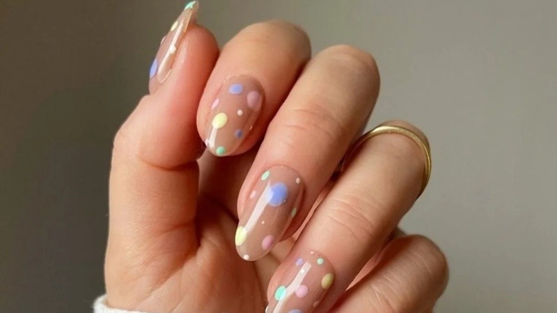 El nail art noventoso que regresa completamente vanguardista