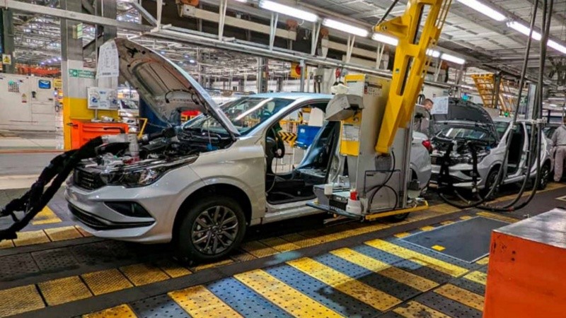 Ford suspendió la producción el lunes, y Toyota este miércoles. 