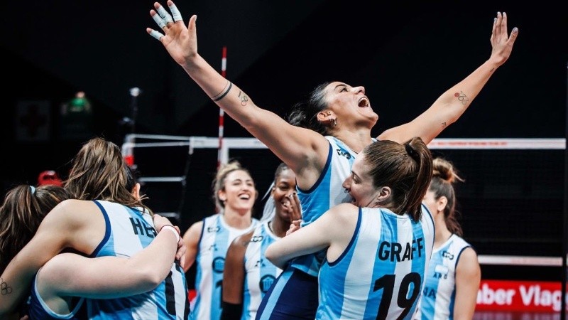 Yas Nizetich celebra la primera victoria de Las Panteras en el Mundial. 