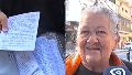 El mundo de Beatriz: tiene 73 años y vende sus cuentos escritos a mano en semáforos de la ciudad
