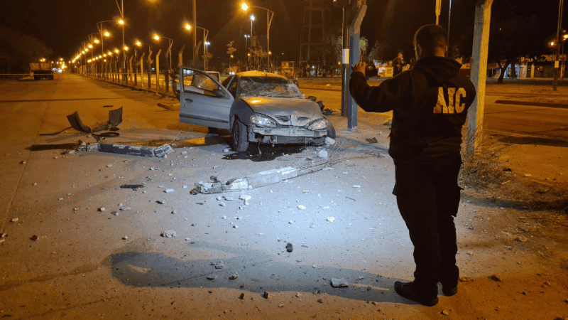 Cerca de las 4 de la mañana, se produjo el despiste del coche al llegar a Raúl Alfonsín (ruta nacional 34) y Granel..