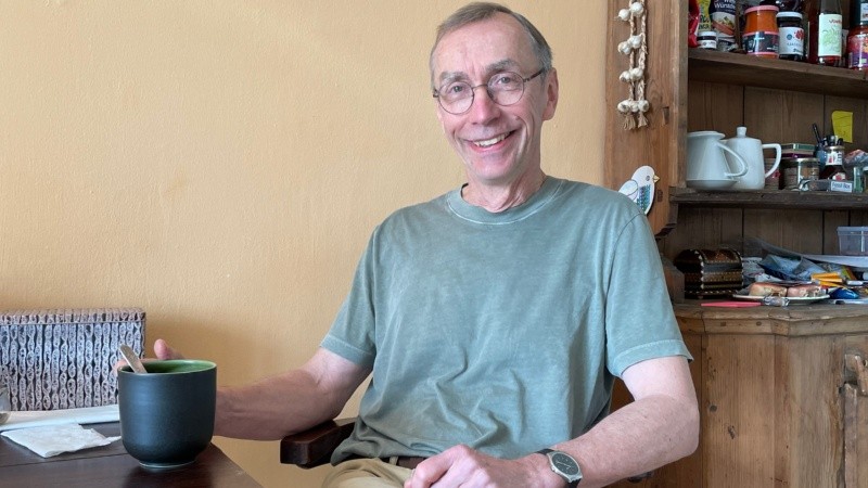 El investigador al momento de enterarse del premio.