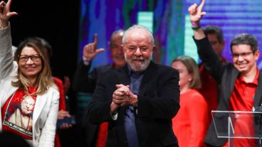 Lula agradeció a sus votantes y aseguró que "la lucha continúa hasta la victoria final".