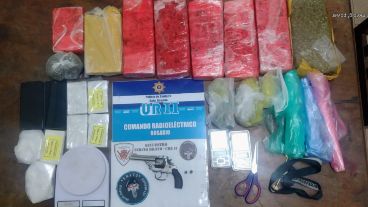 Los elementos secuestrados en el operativo policial.