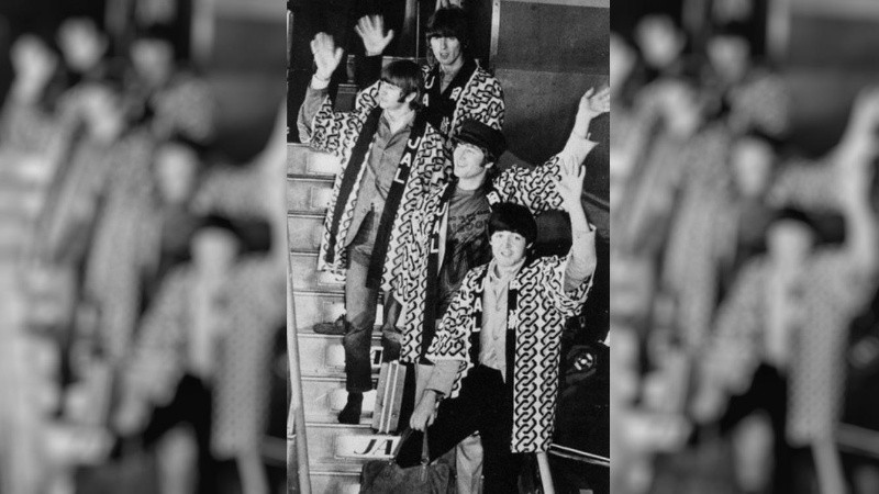 Imagen de la llegada de The Beatles a Tokyo (Japón), en 1966.