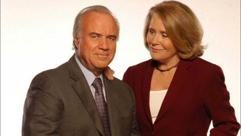 César y su inseparable pareja Mónica, tanto en la pantalla como en la vida