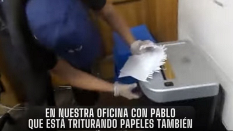 En la oficina encontraron siete bolsas con papel triturado. 
