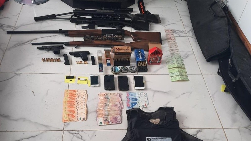 El armamento incautado a pedido de la Justicia.