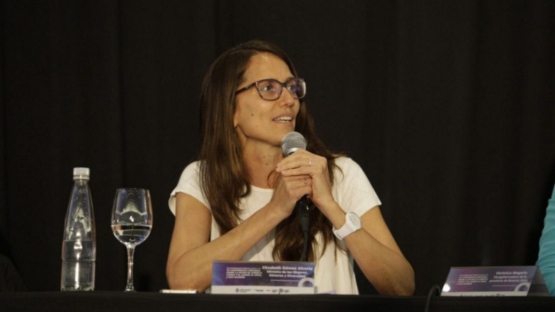 La ministra expresó criticas por el desalojo.