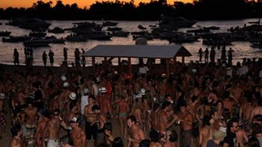 Imágenes de fiestas anteriores en el Paradorclubgarden de Instagram.