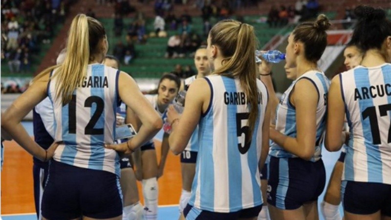 El seleccionado argentino femenino Sub 19 de vóleibol se quedó con uno de los tres lugares para el Mundial 2023. 