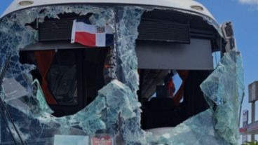 Así quedó el micro siniestrado en Punta Cana.