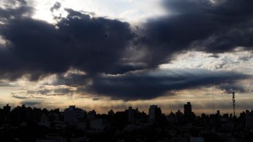 El viento y las nubes, protagonistas de este sábado.