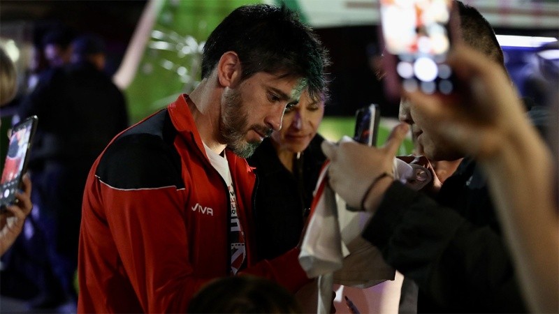 Pablo Pérez afirmó que seguirá al menos un semestre más en Newell's