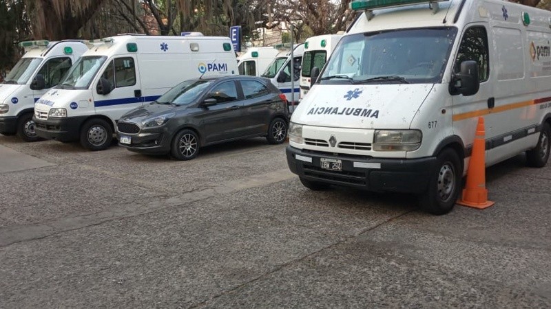 Las ambulancias del Pami que no pueden circular.