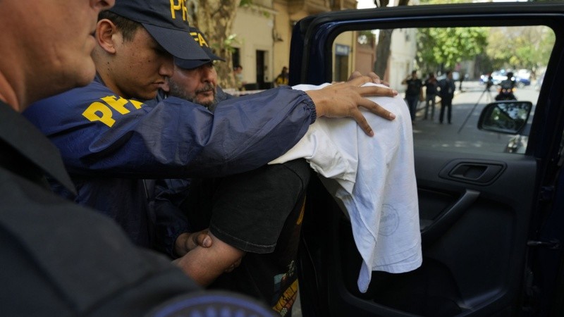 El detenido bajo acusación de atentar contra el Tribunal Federal cayó en una vivienda céntrica.