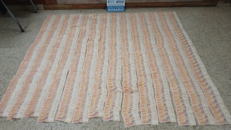 El dinero hallado en billetes de 1.000, 200, 100 y hasta de 10 pesos.