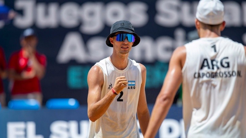 Los hermanos rosarinos Nicolás y Tomás Capogrosso se quedaron con la medalla de plata en vóleibol playa.