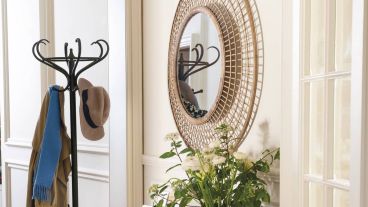 Los espejos colaboran con brindar sensación de amplitud y luminosidad