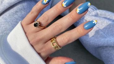 Distintos diseños y combinaciones para realzar las manos con este agradable color
