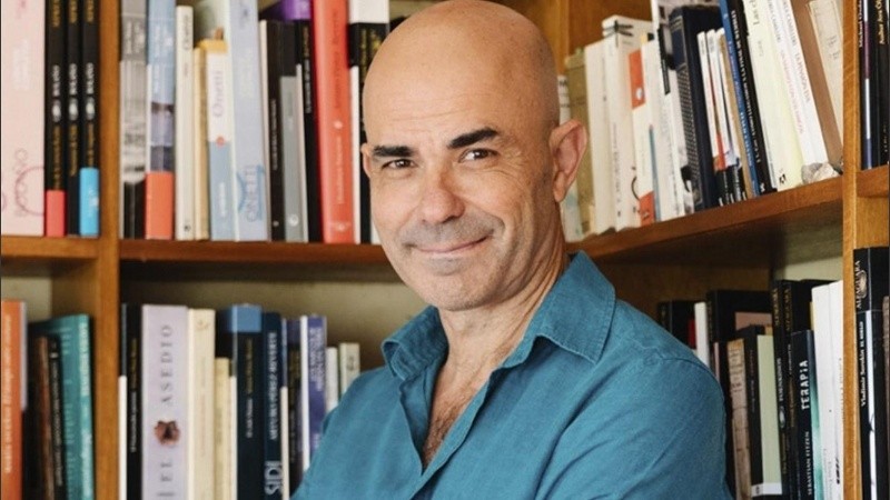 El escritor, historiador y docente Eduardo Sacheri.