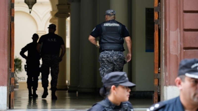  La Brigada de Explosivos en la Municipalidad. 