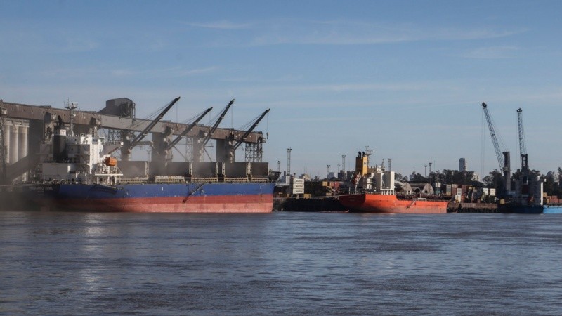 Por el complejo portuario del Gran Rosario se exporta casi el 80% de la producción sojera y aceitera