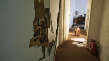 Robaron en varias oficinas de un edificio de España al 900.