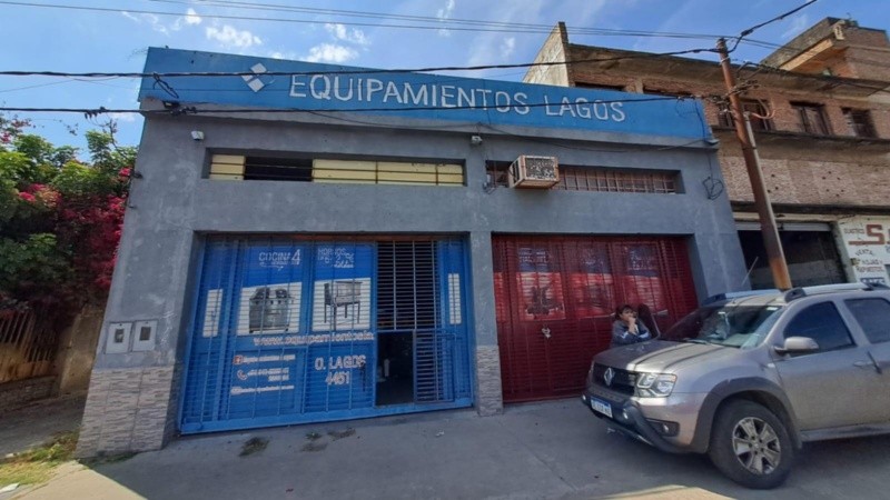 El frente de la empresa asaltada tres noches consecutivas.