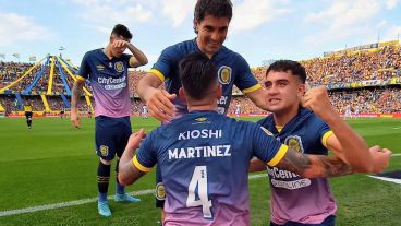 Martínez rompió el arco tras asistencia de Buonanotte.