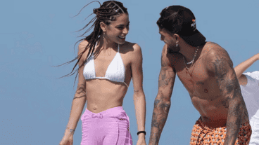 Tini presentó en su ultimo show su canción "Carne y hueso" con una particular frase.