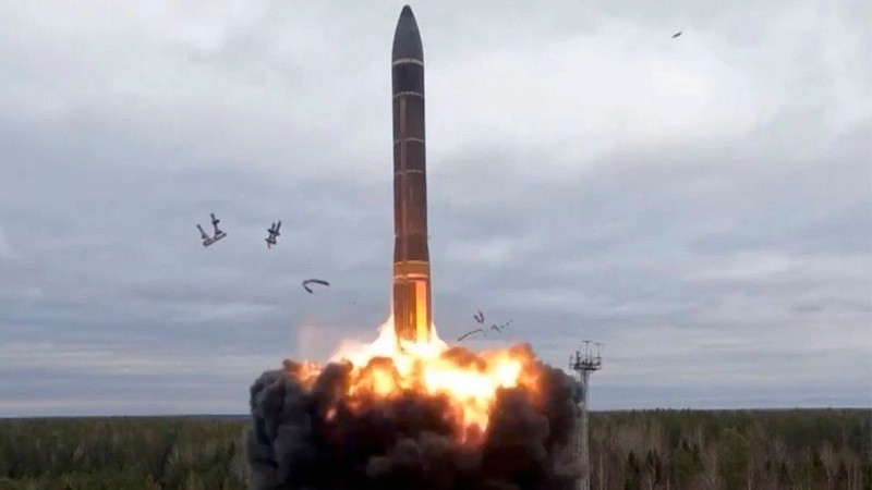 Los misiles fueron lanzados desde la base de Plesetsk y desde un submarino nuclear ruso.