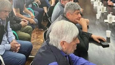 Hugo y Pablo Moyano, en la reunión con las cámaras empresarias.